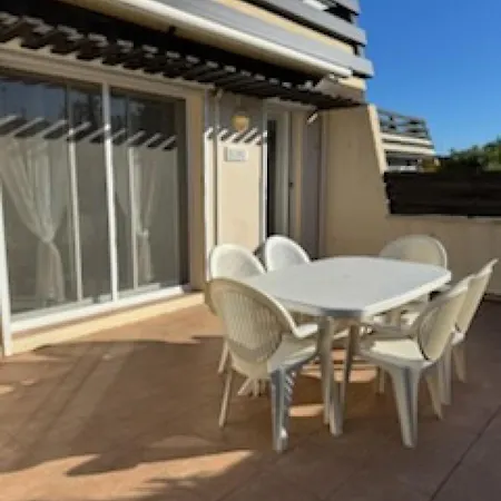 Semesterbostad Comelya, Climatisation, Terrasse, Piscine, Tennis