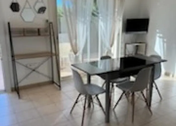 Comelya, Climatisation, Terrasse, Piscine, Tennis 度假居